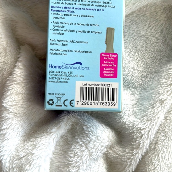 Eyebrow trimmer - Picture 3 of 3